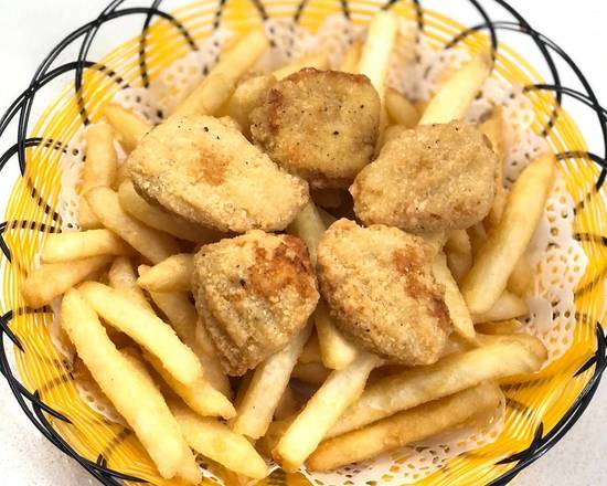 Chicken Nuggets with Fries 雞塊薯條